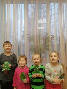 наряжаем елочку1